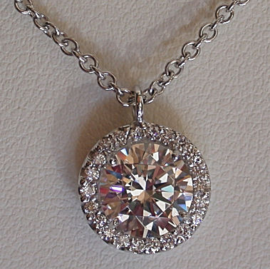 Micropave Timeless Halo pendant for rounds